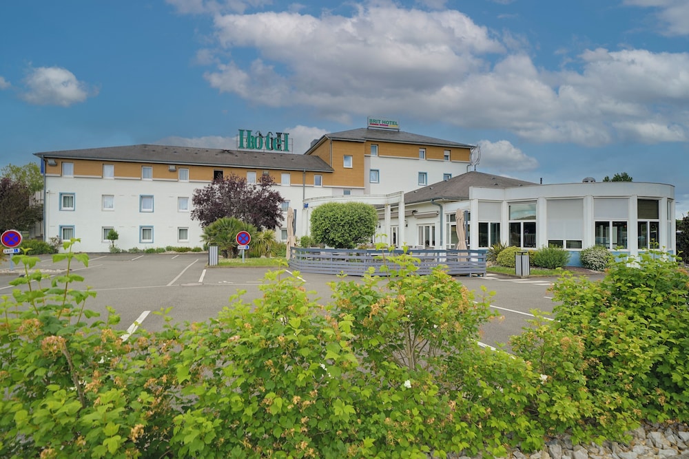 Brit Hotel Restaurant Le Cottage 58/62