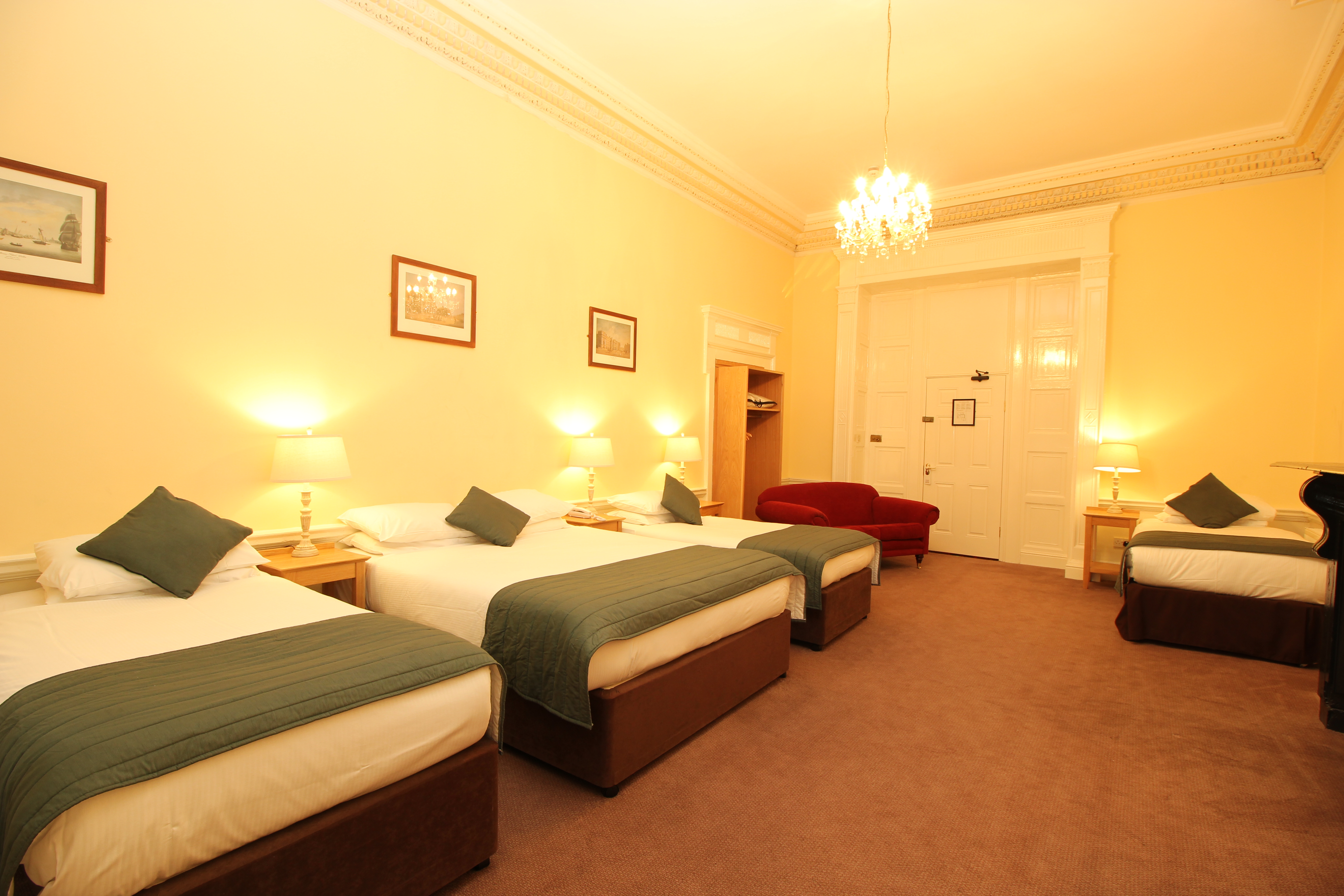 Castle Hotel 27/66