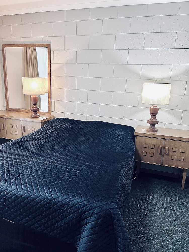Heemskirk Motor Hotel 28/48