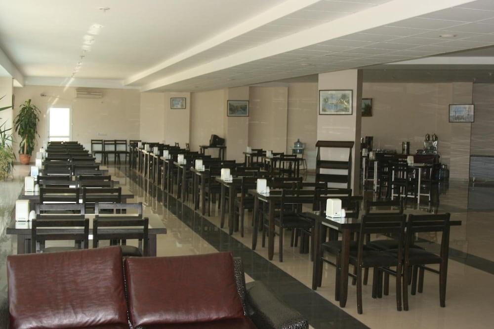 Prima Hotel 51/70