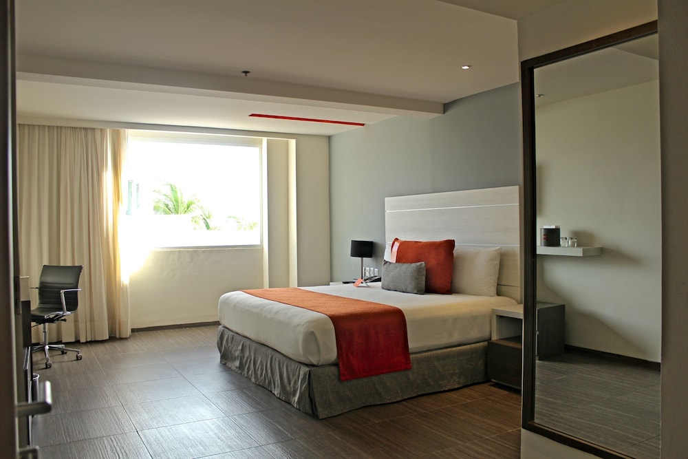 Real Inn Cancun 12/34