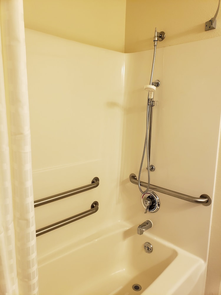 Cobblestone Inn & Suites Merrill 30/50