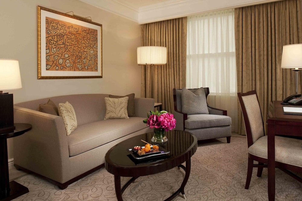 The Peninsula New York 33/50