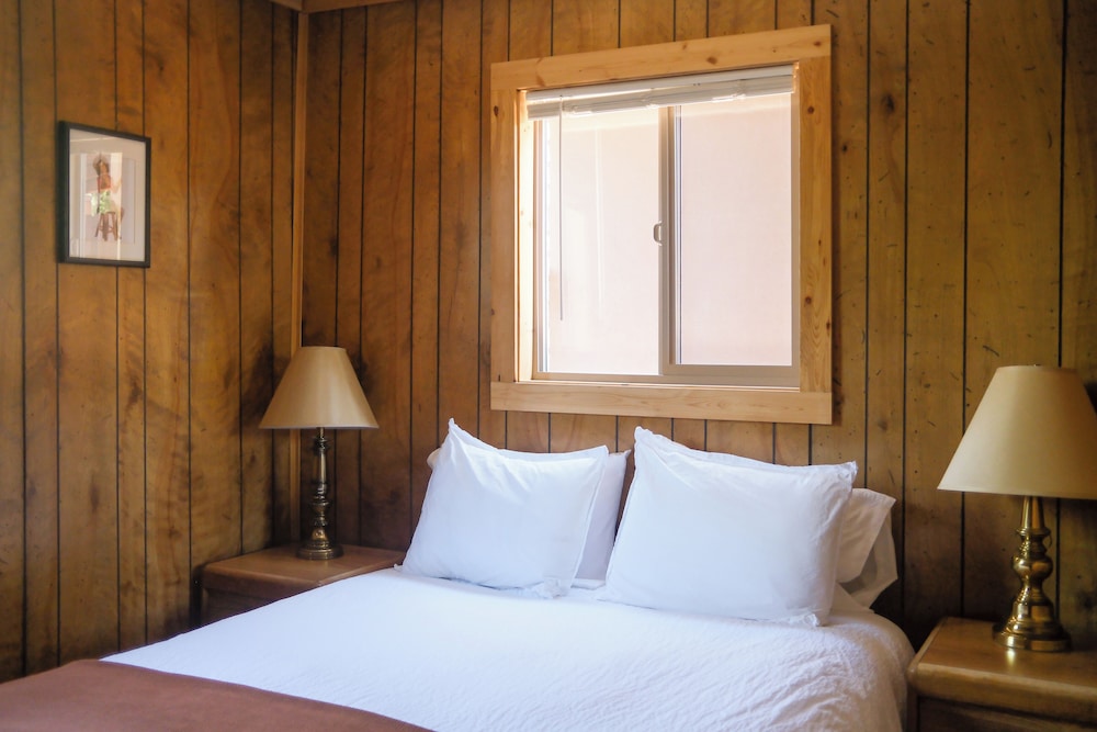 Rocky Mountain Inn 23/50