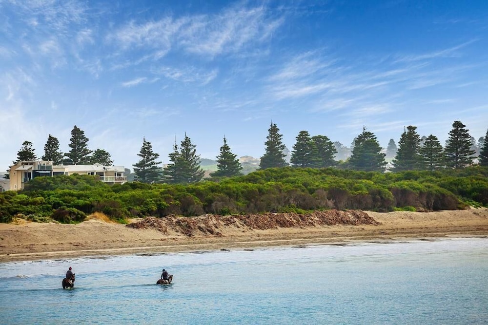 Quest Warrnambool 9/39
