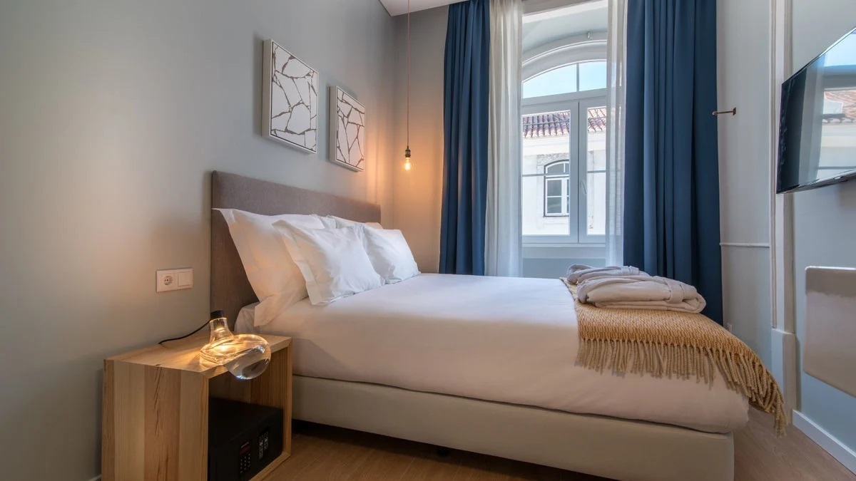 Room, City View, Small
