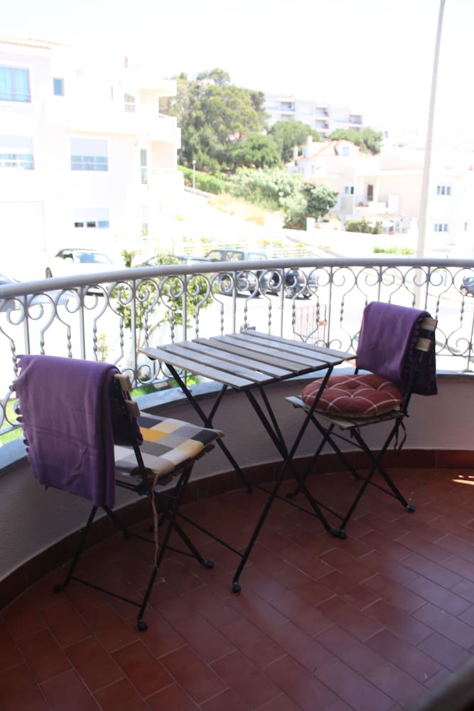 Ericeira Chill Hill 2 Peach Garden 37/50