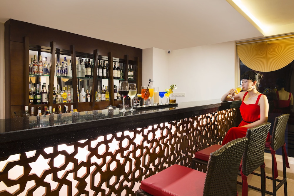 Regalia Hotel 30/50