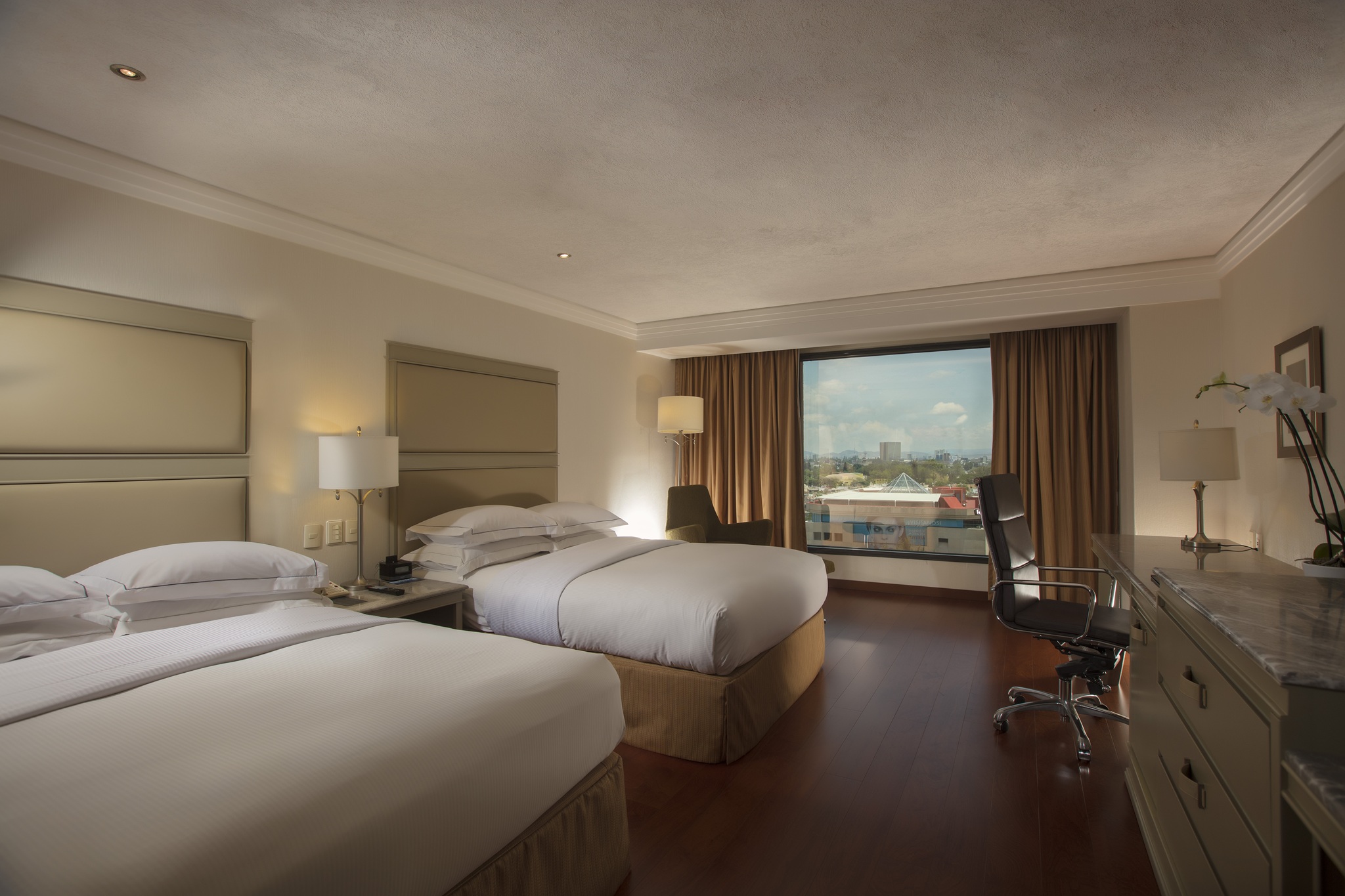 غرفة سوبيريور بإطلالة على المدينة، Barcelo Guadalajara 6/9