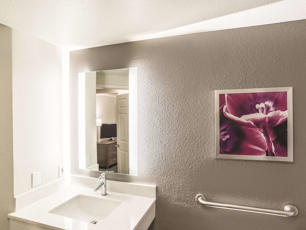 La Quinta Inn & Suites by Wyndham Flagstaff 19/51