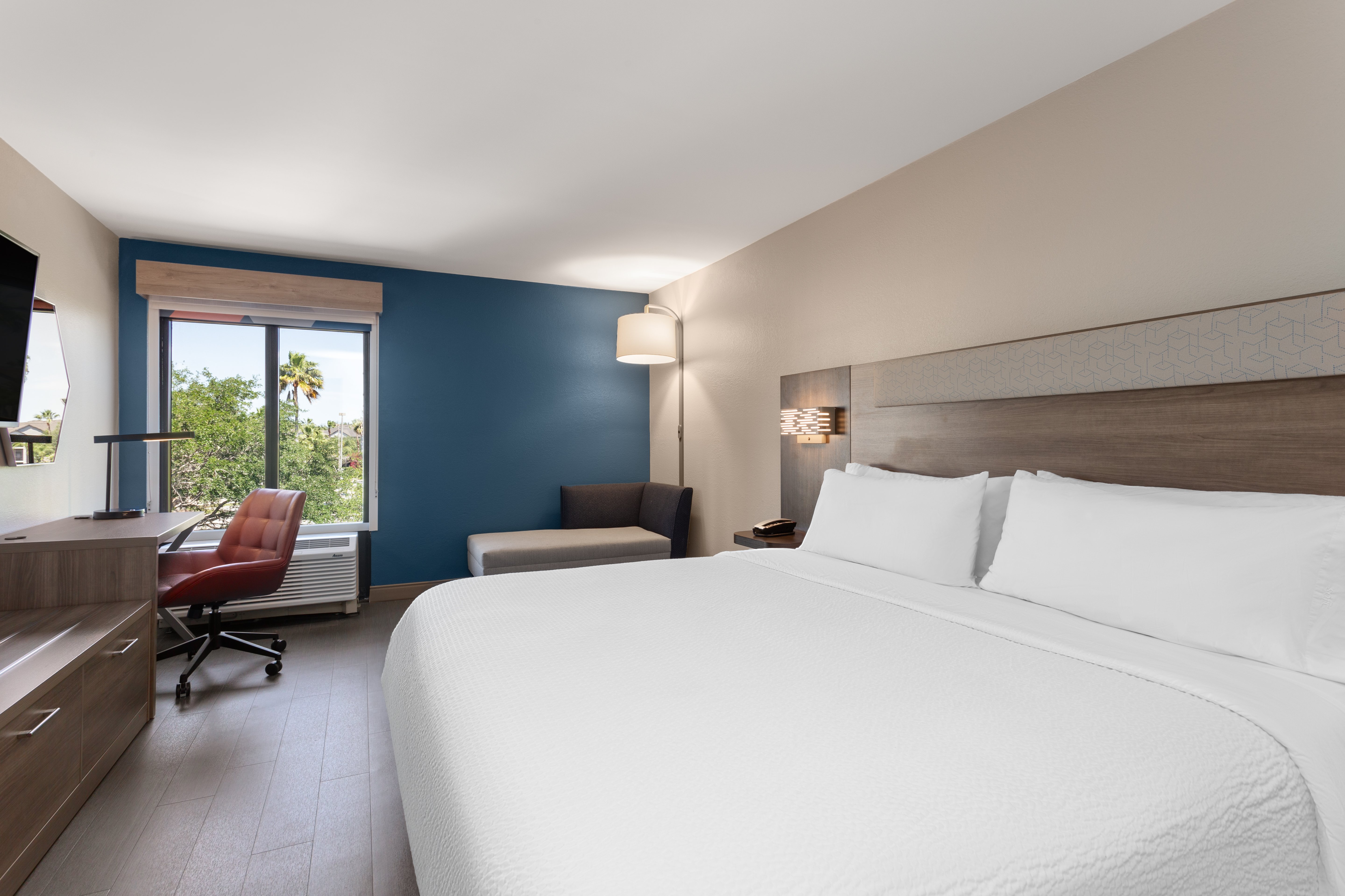 Leisure, King Bed