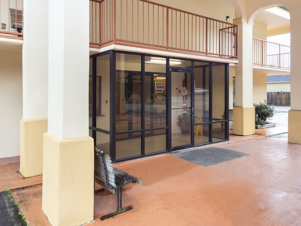 Hotel Brewton 31/49