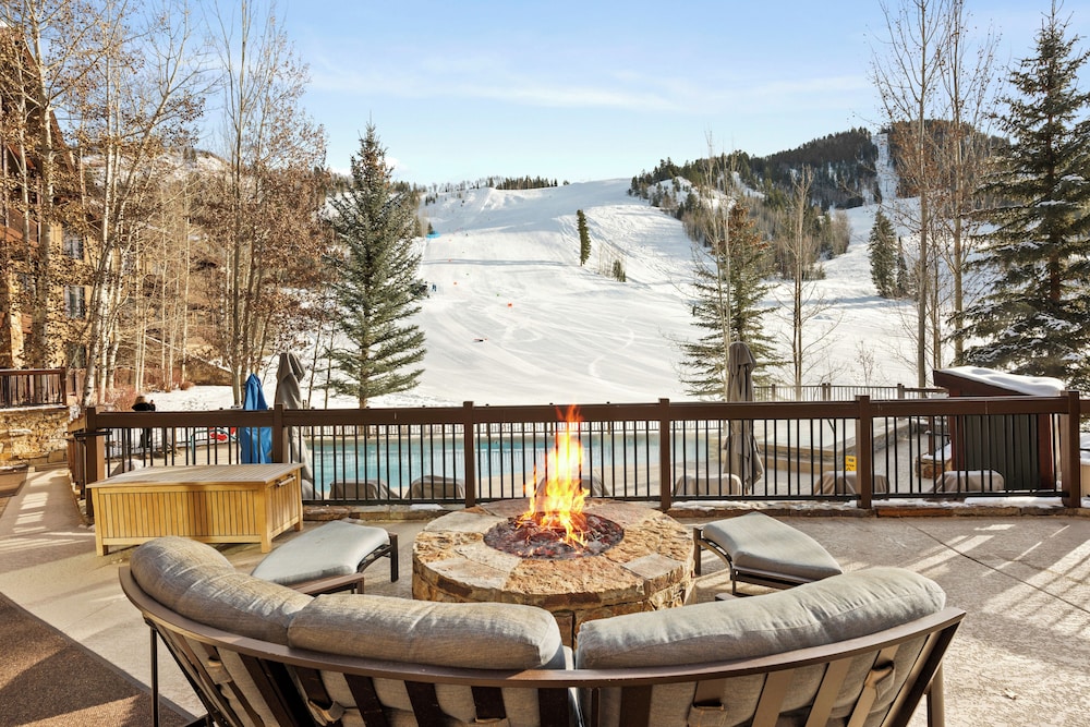 Ritz-Carlton Club, Aspen Highlands by Frias 38/50