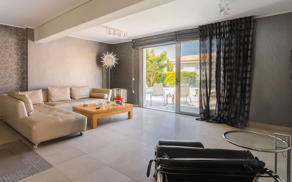 Villa Adam 7/50