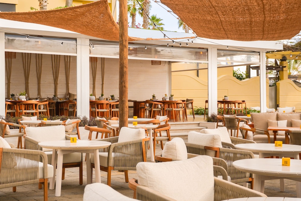 Calheta Beach by Savoy Signature 65/79