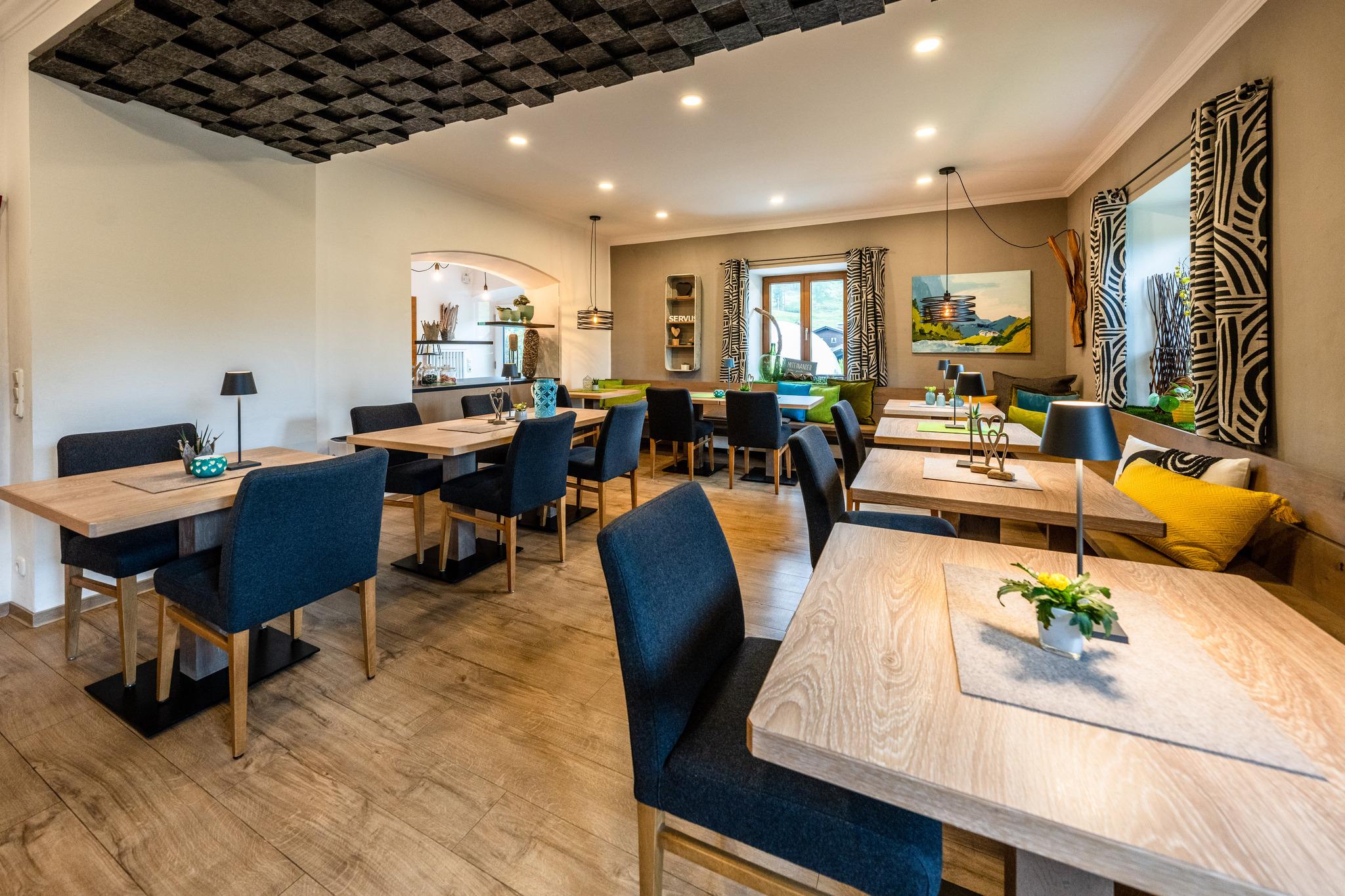 BAYERN RESORT HOTEL 23/33
