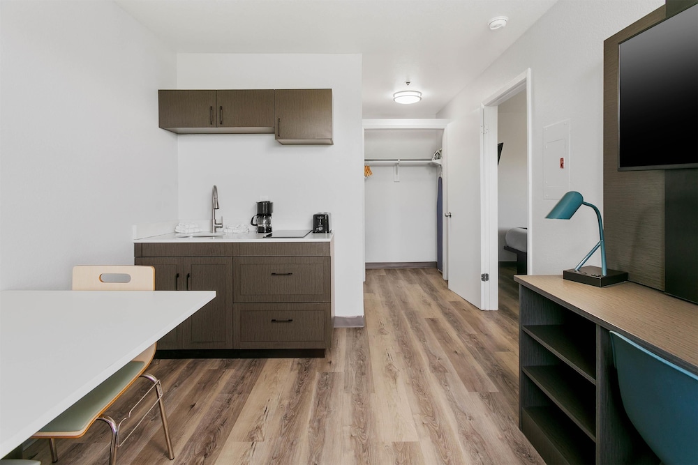 Studio6 Tempe, AZ – Elliot Road 20/30