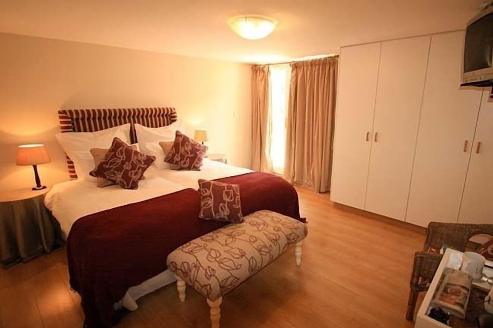EXECUTIVE, DOUBLE BED