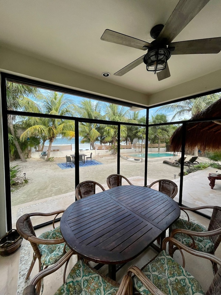 La Puerta Azul Beachfront Adults Only 34/50