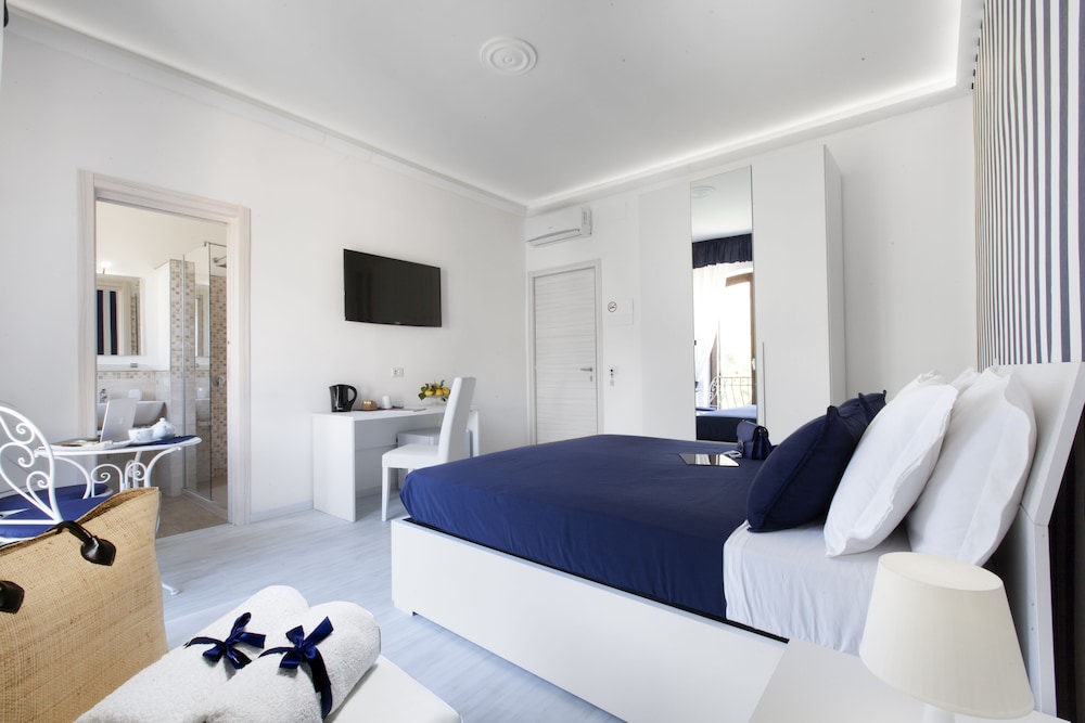 PANORAMIC, TOWN HOUSE