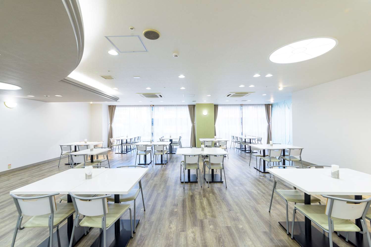 Surestay Plus Hotel By Best Western Shin-Osaka 44/45