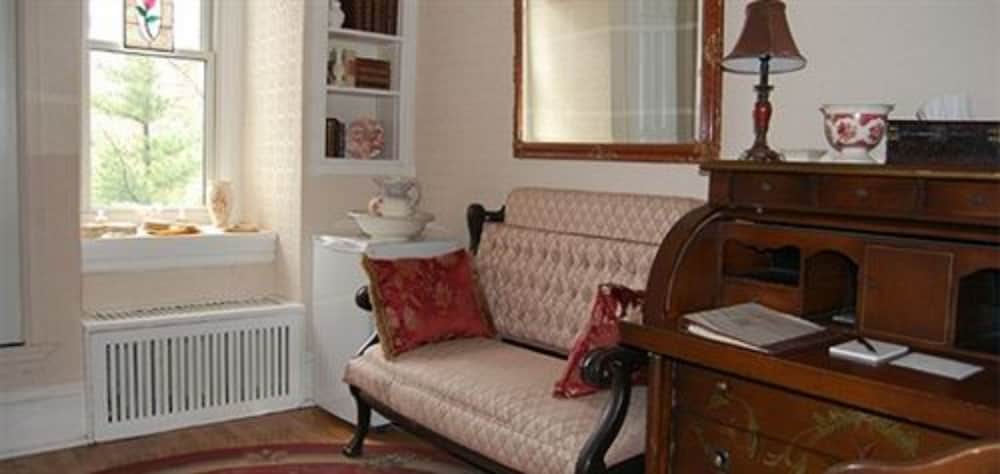 Auberge Mcgees Inn 48/75