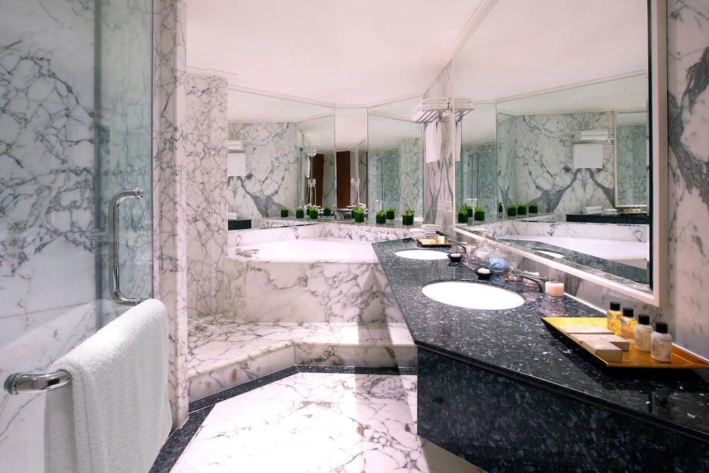 Presidential, Sheraton, Club, Suite, King Bed
