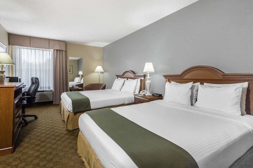 Days Inn by Wyndham Selma 7/18