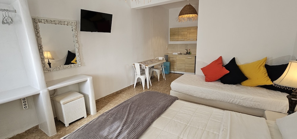 Pleasure Beachside Studios 23/50