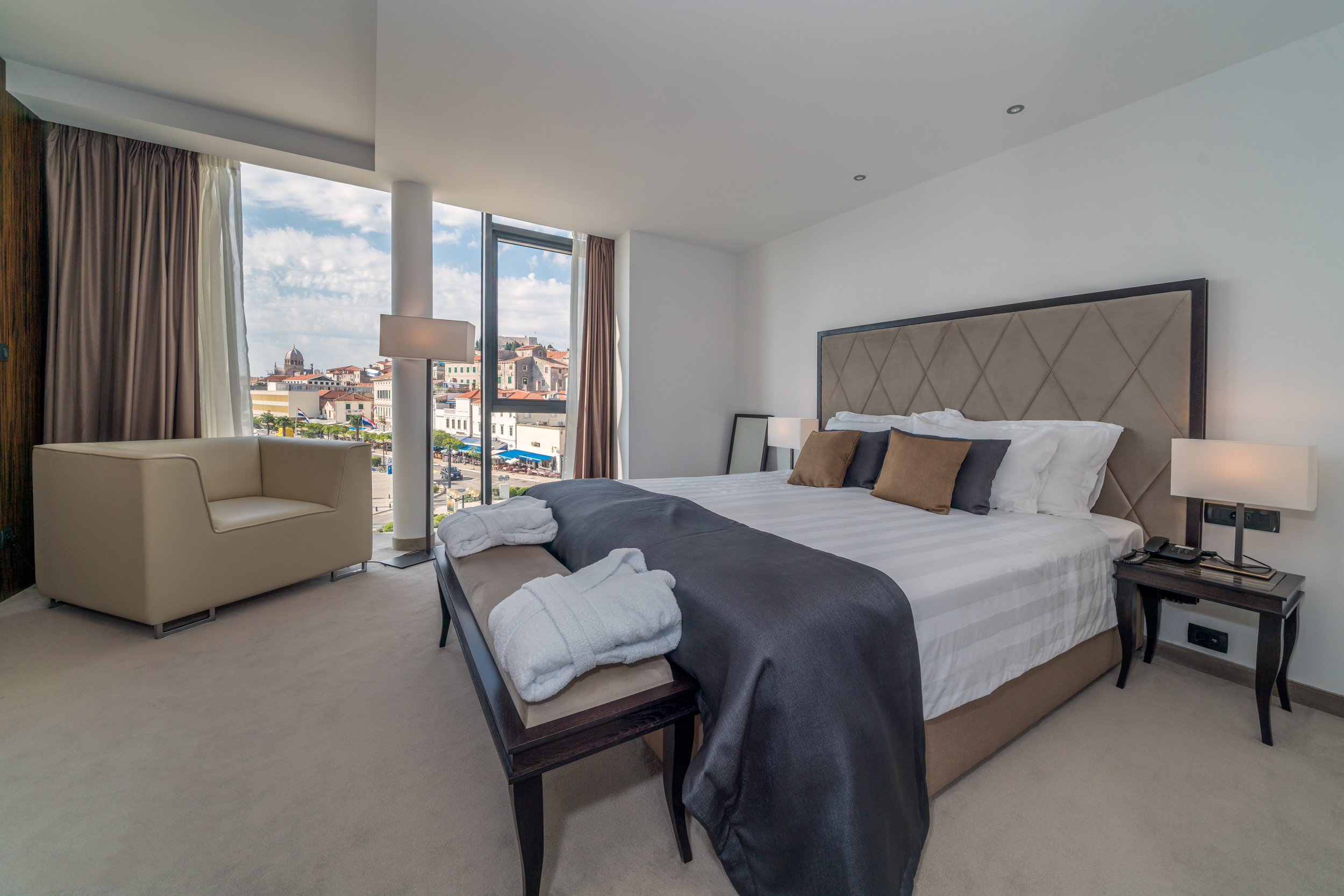 Junior Suite, Sea and City View