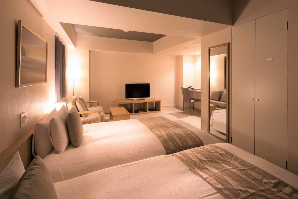 Roppongi Hotel S 10/75