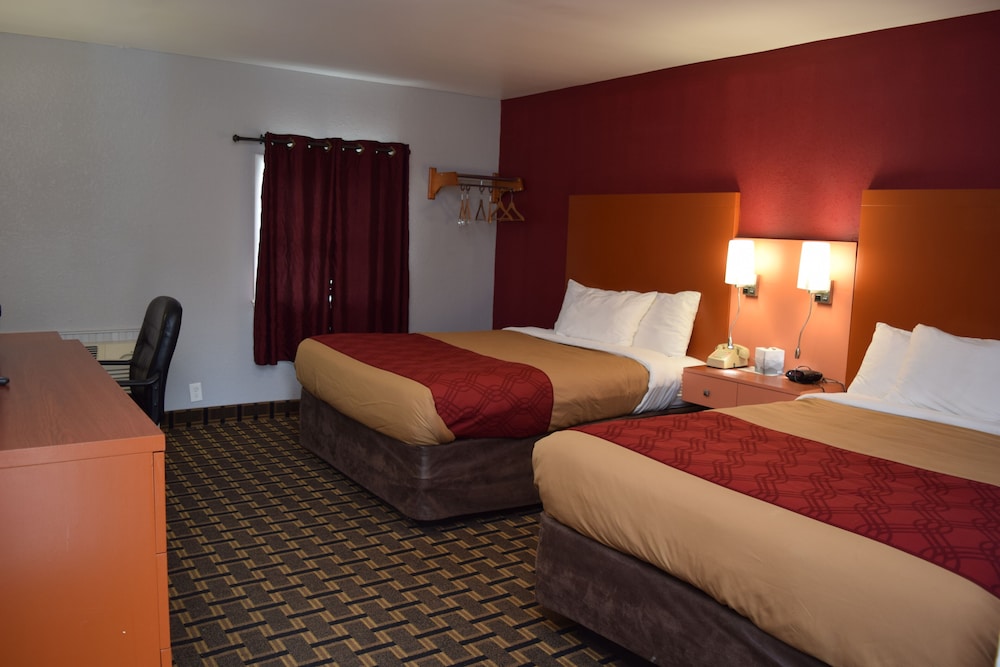 Econo Lodge Brockport NY 12/33
