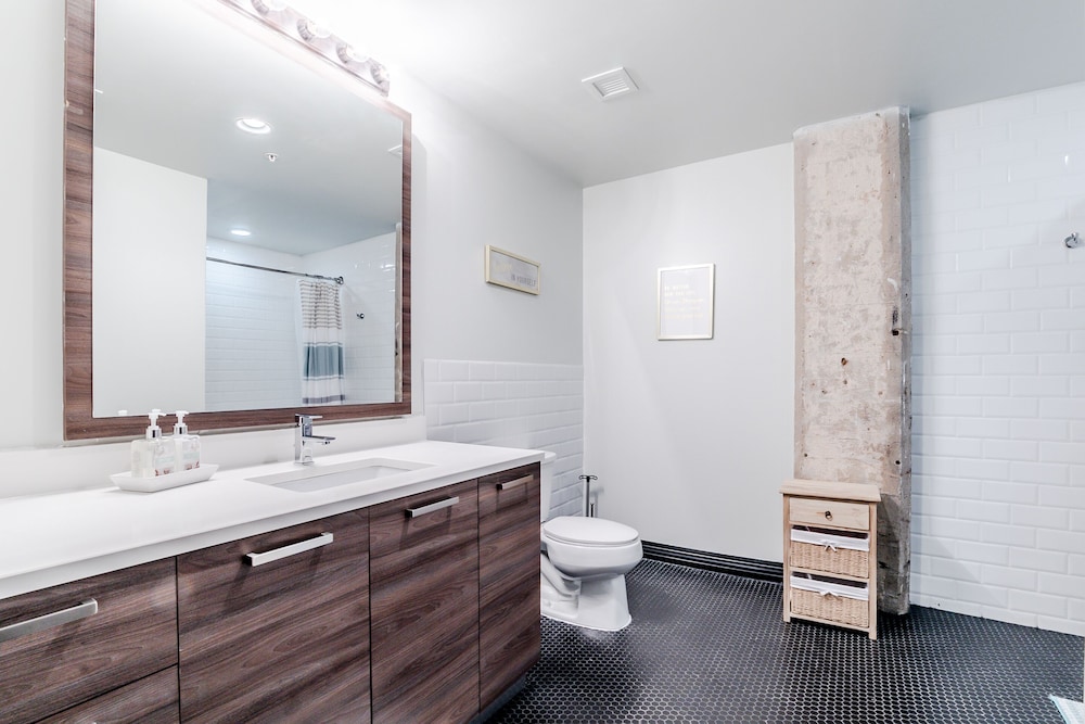 3 Bedrooms, Elite, Apartment, 1 Queen and 2 King Beds, Pool View, Executive Level، Luxury Downtown Dallas Stay by Amyfinehouse 8/10