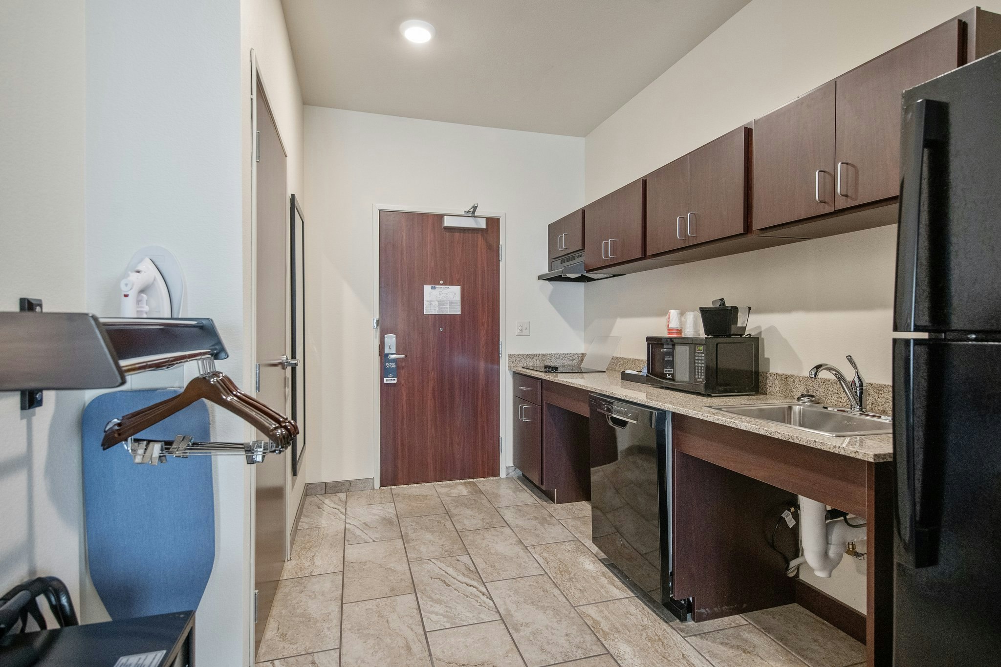 Cobblestone Hotel & Suites - Austin 50/50