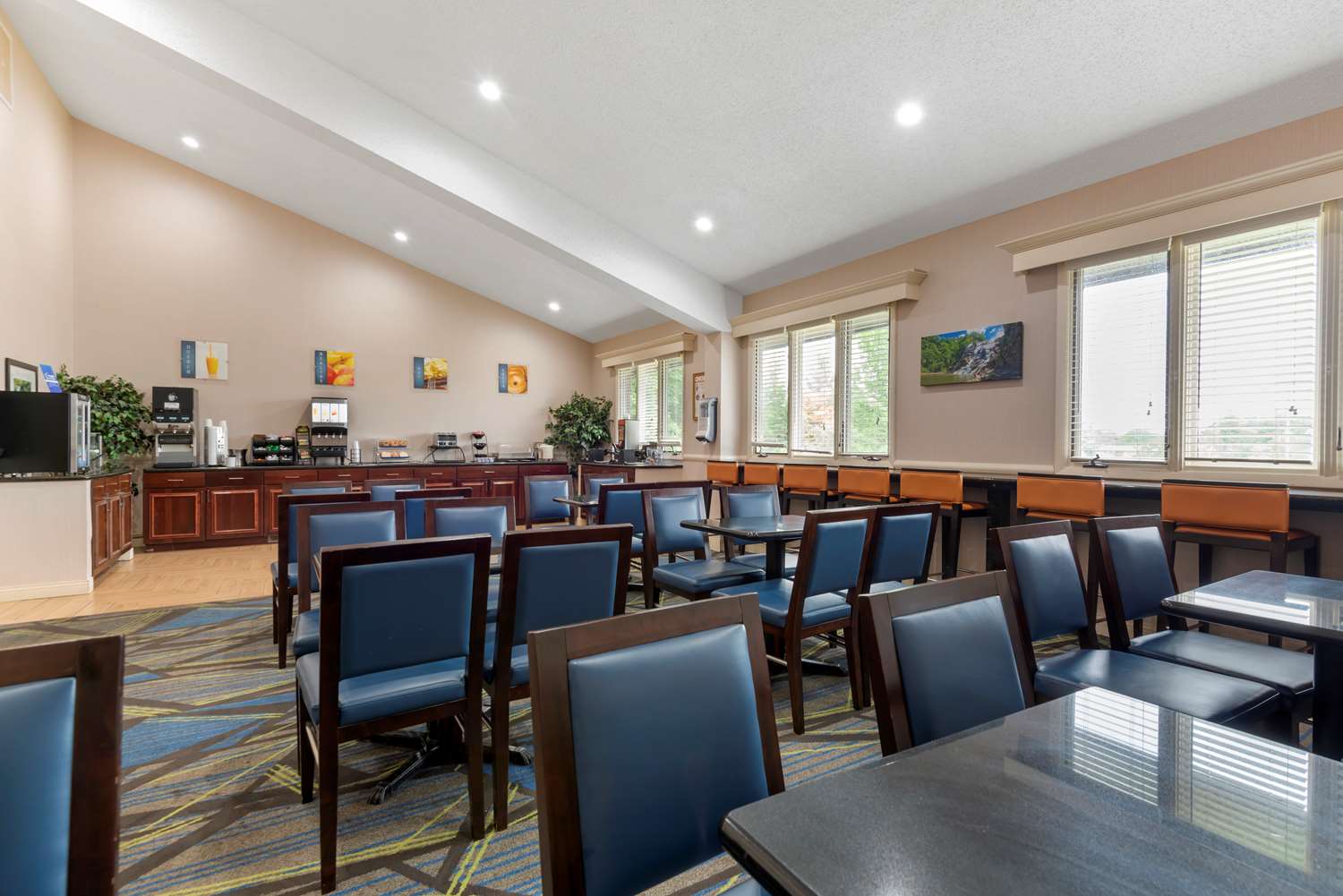 Best Western University Inn 36/44