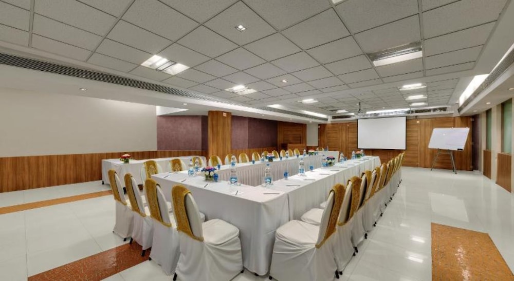 The Fern Residency Mumbai 49/56