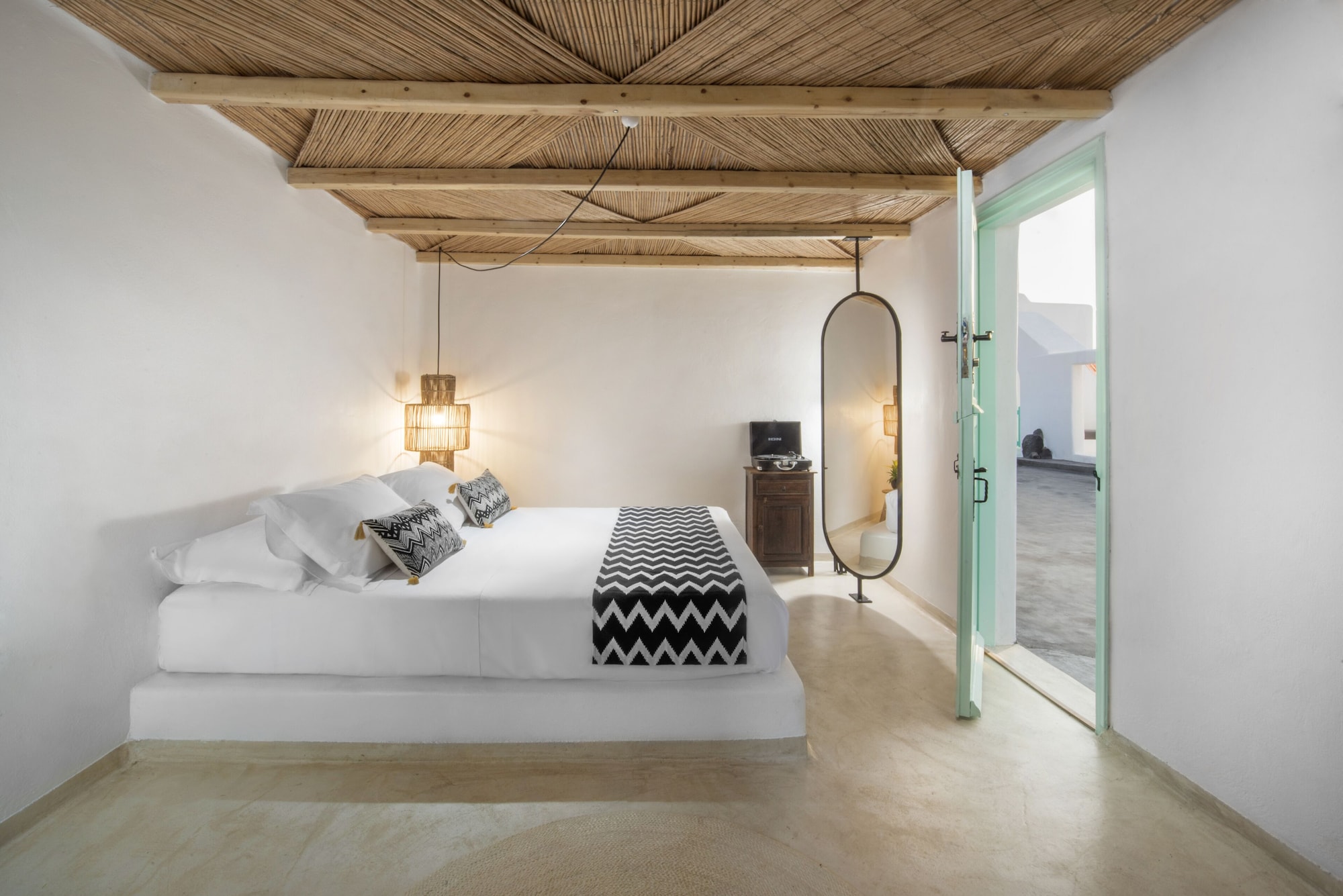 SUPERIOR, DOUBLE BED, PLUNGE POOL