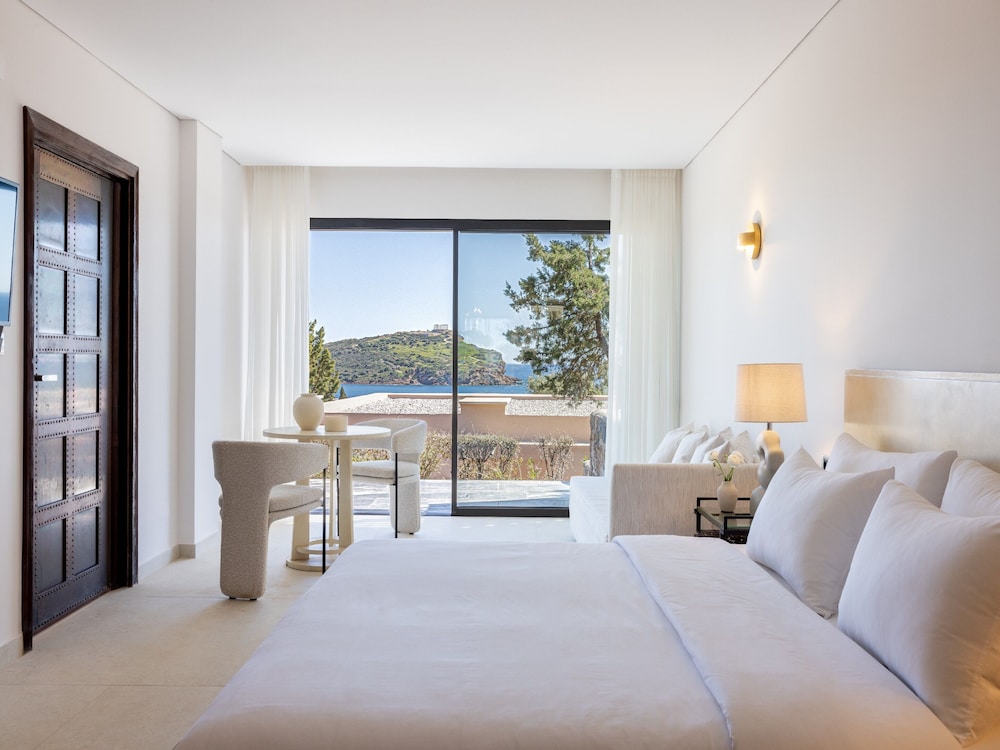 Deluxe, Bungalow, Double Bed, Sea and Temple View, Sofa