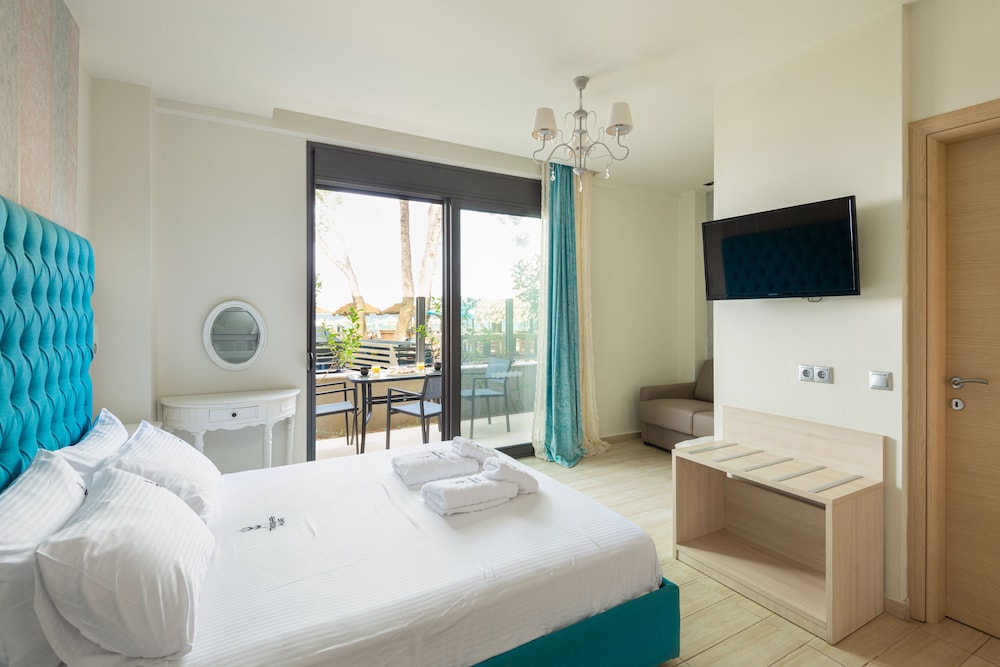 Flegra Beach Boutique Apartments 13/48