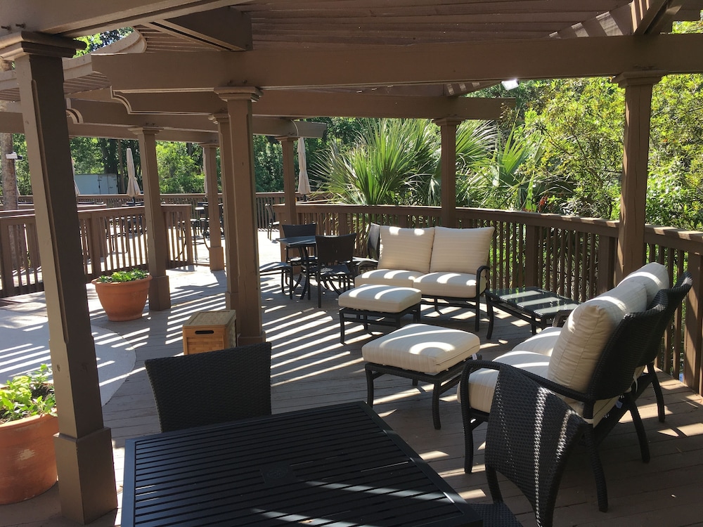 Holiday Inn Express Hilton Head Island 61/77