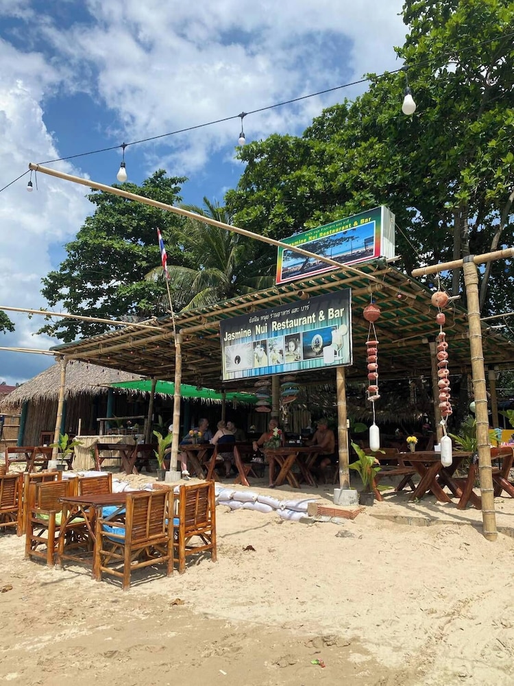 Lanta Island Resort 6/69