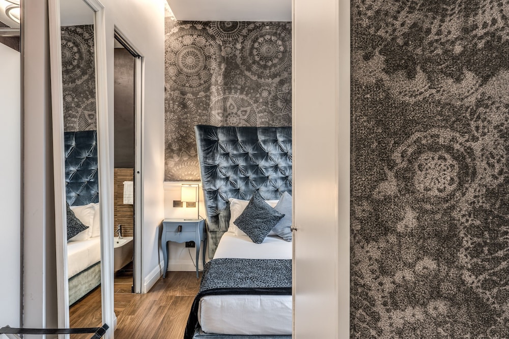 Rhea Silvia Luxury Rooms Spagna 50/50