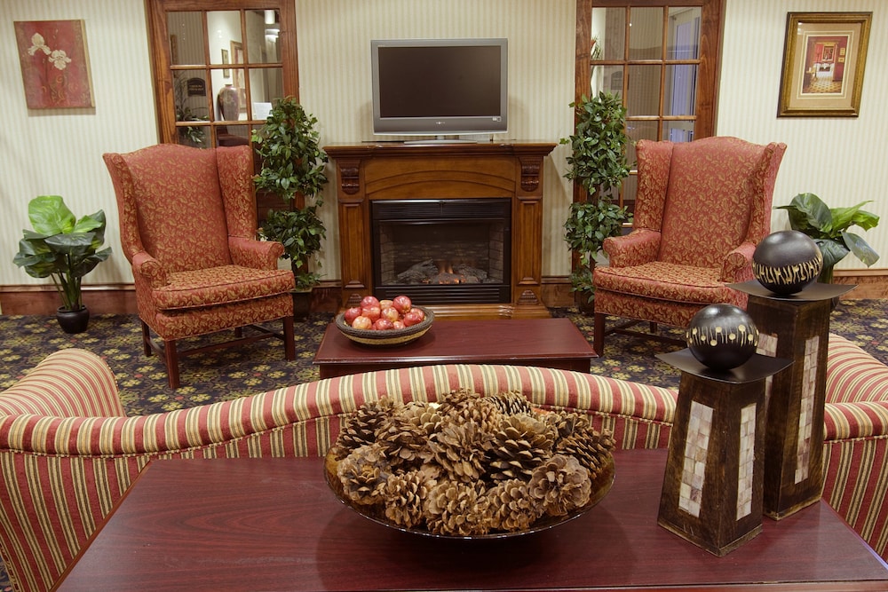 Holiday Inn Express and Suites Lucedale Hotel 52/76