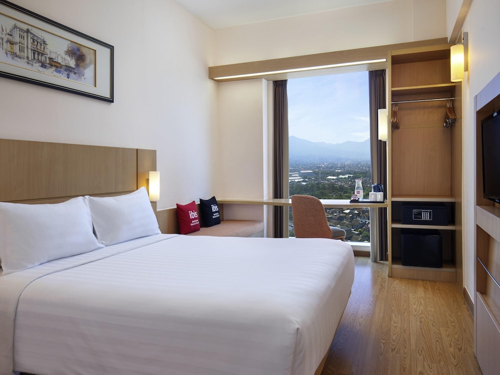 IBIS BANDUNG TRANS STUDIO 18/61