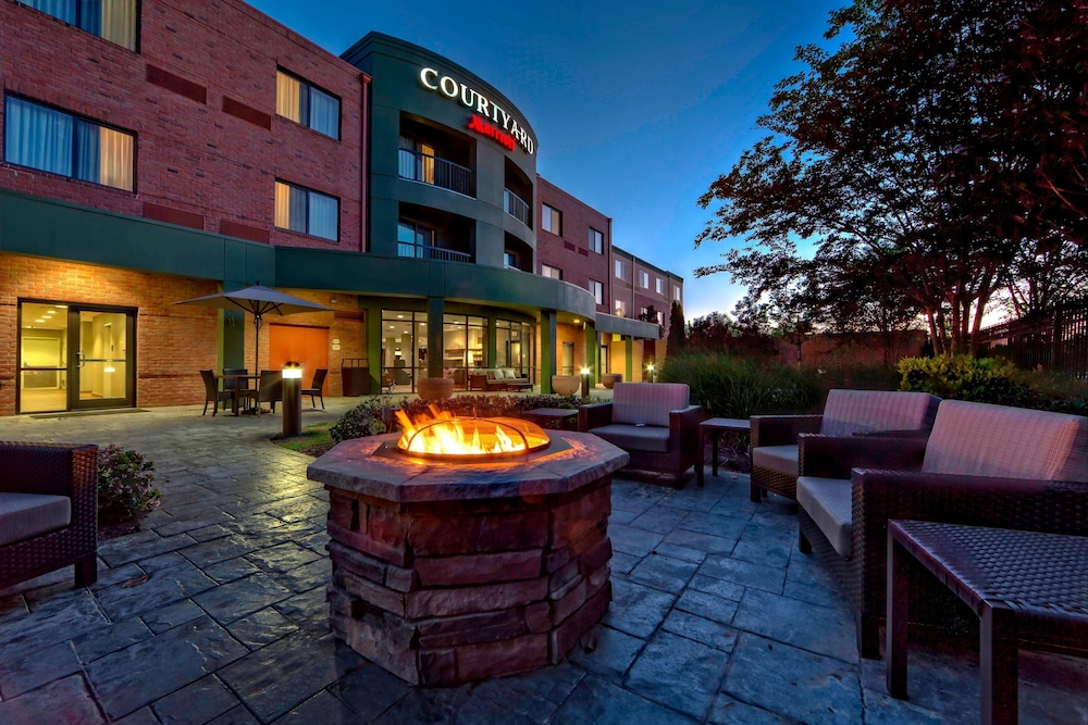 Courtyard By Marriott Memphis Southaven 42/48