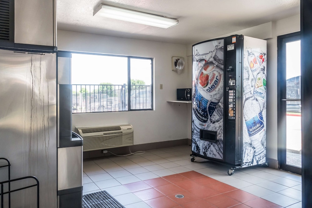 Motel6 Mesquite, TX - Rodeo - Convention Ctr 26/39