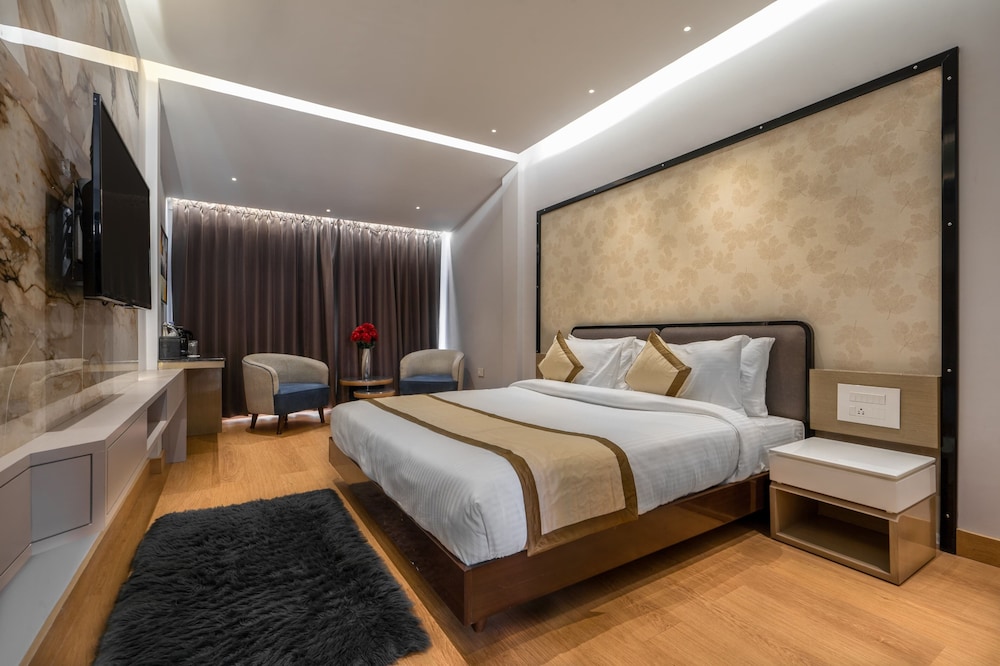 Super, Deluxe, King Bed