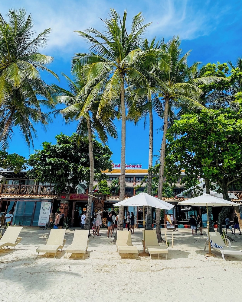 Red Coconut Beach Hotel 41/49