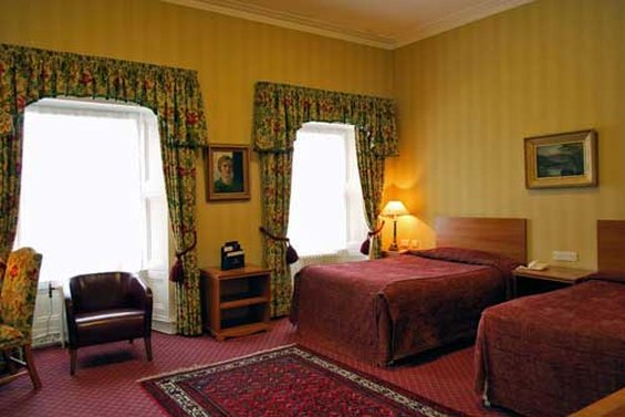 Royal Highland Hotel 31/43