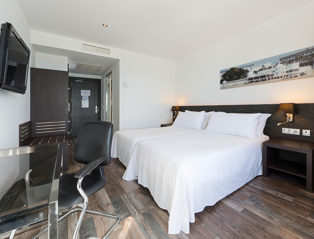 Hotel Cadiz Paseo Del Mar Affiliated By Melia 13/68